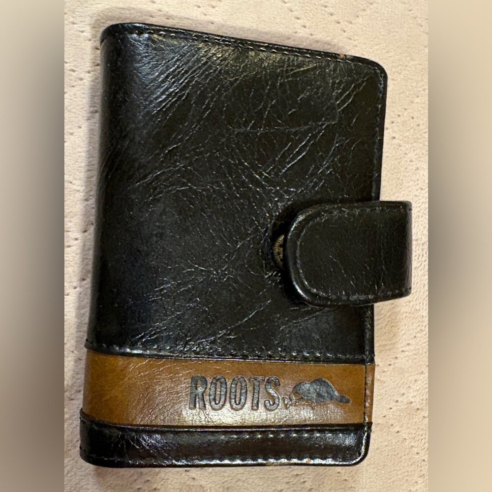 Roots Black and Brown Faux Leather Card Holder Wallet